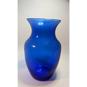 Vintage Hand blown Unbranded Cobalt Blue Light Flower Vase